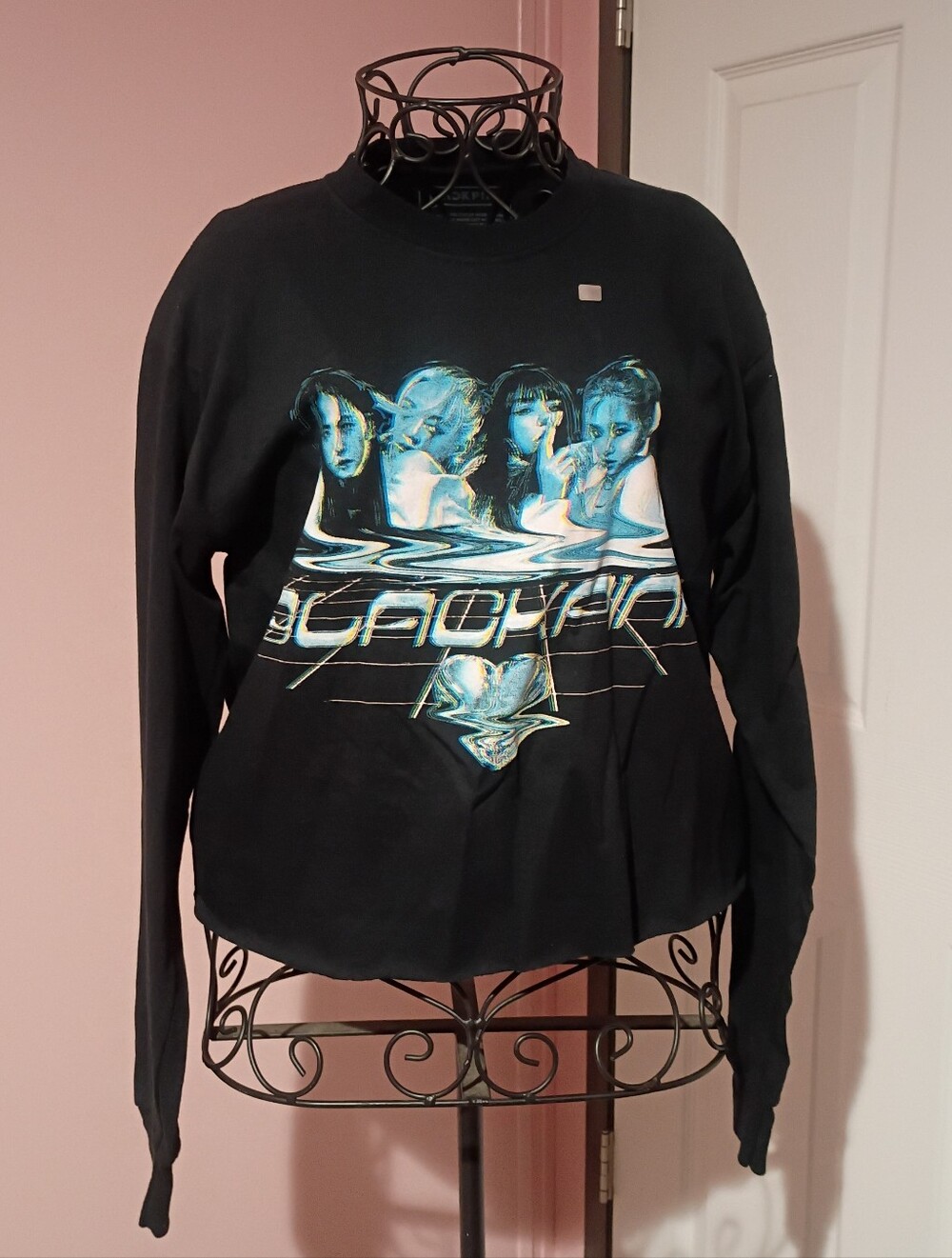 🌻 NWOT Blackpink Cropped Sweatshirt Size Medium